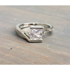 1.50Ct Princess Cut VVS1 Simulated Diamond Solitaire 14K White Gold Finish/925